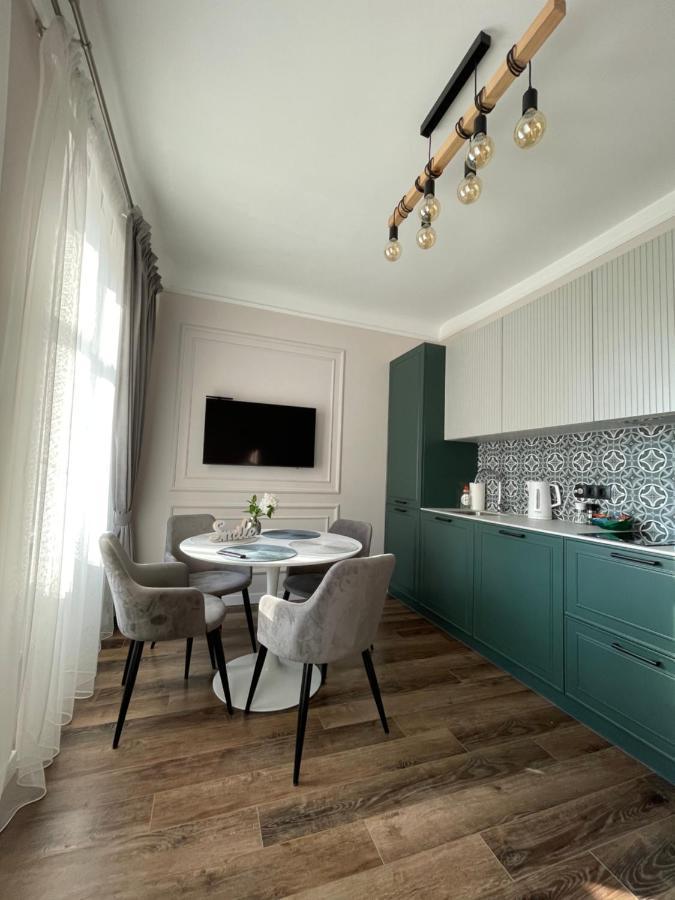 Von Cruss Apartments In Lviv Exterior photo